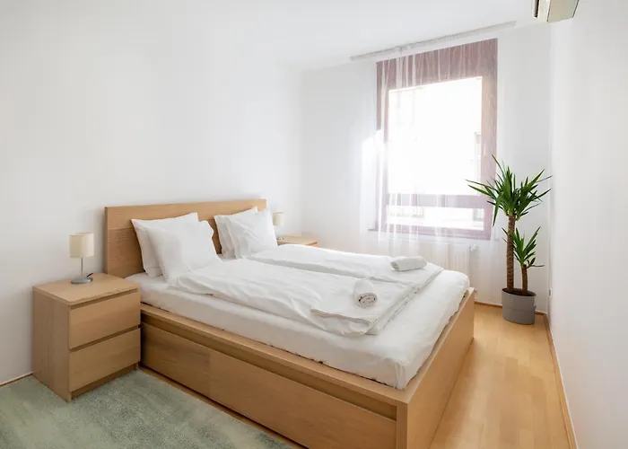 Appartement Super Central, 2-bedroom With Terrace