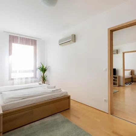 Super Central, 2-bedroom With Terrace