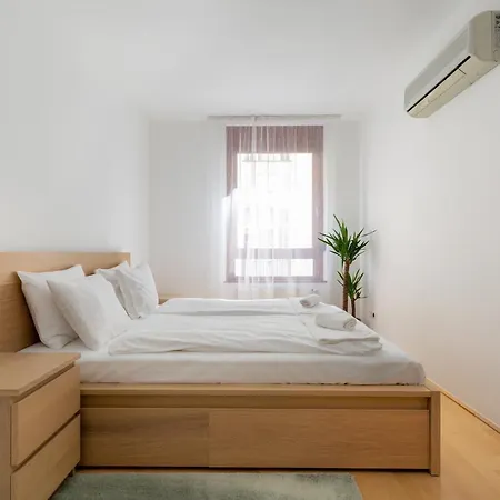 Super Central, 2-bedroom With Terrace * Budapest